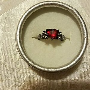 Antique 10k Black Gold Red Crystal Heart Ring